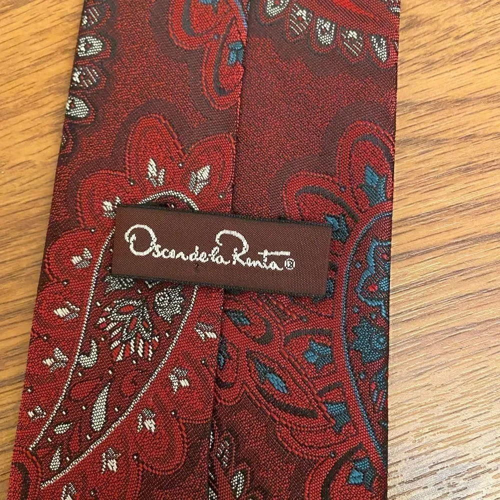 Oscar de la Renta Burgundy Red Paisley Tie